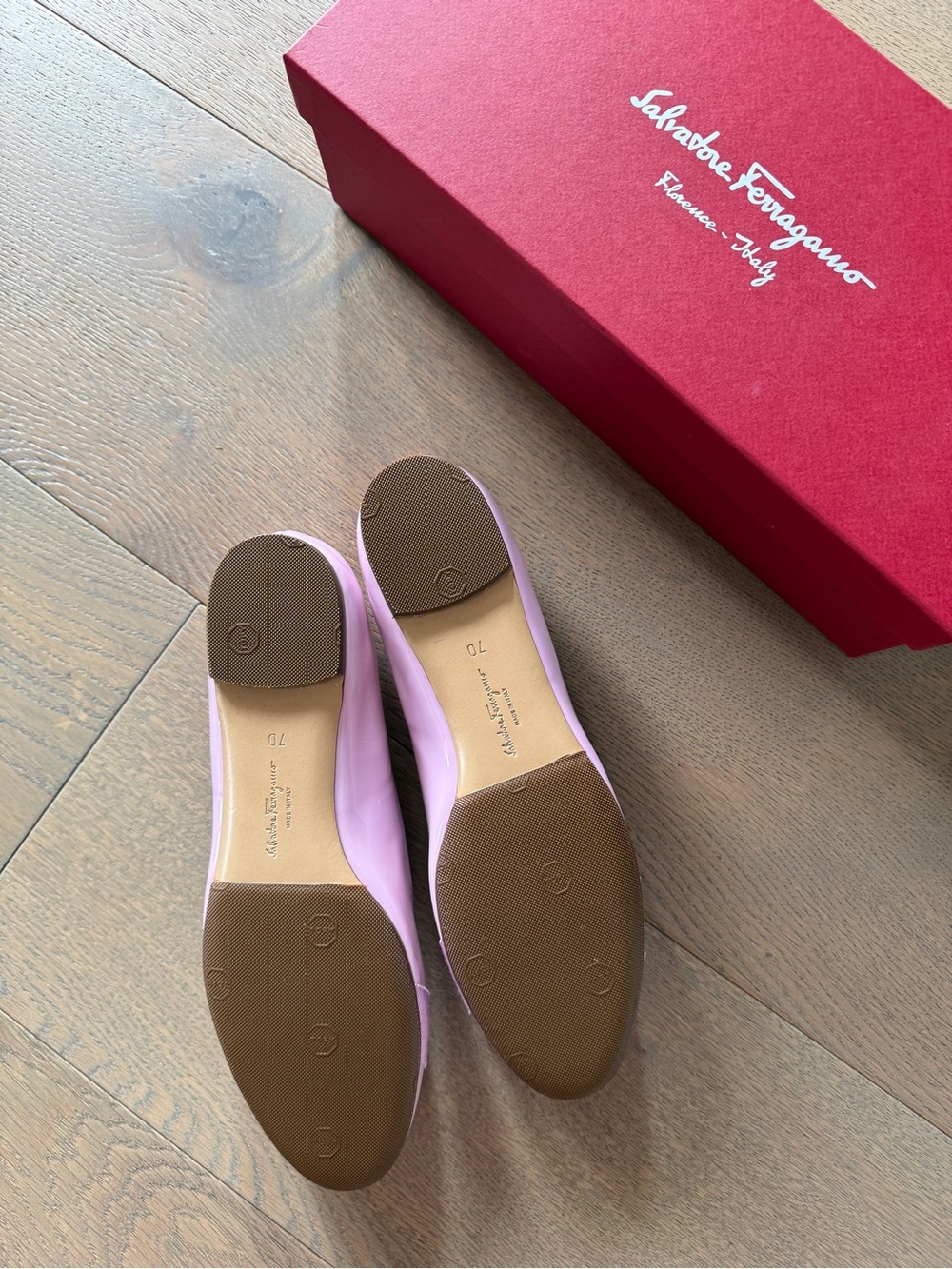 Salvatore Ferragamo Pink Patent Vara Bow Ballet Flats - Picture 4 of 7